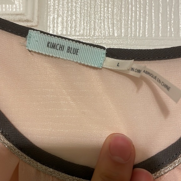 KIMCHI BLUE LIGHT PINK RUFFLE TOP SIZE L - Picture 2 of 4
